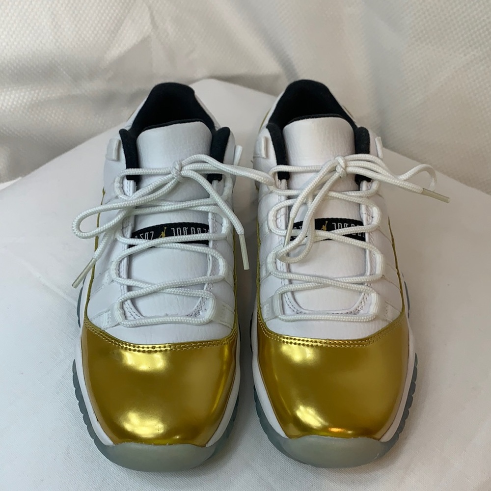 Nike Air Jordan 11 Low Retro Closing Ceremony Shoes - Picture 4 of 15